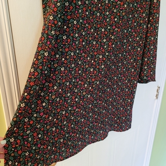 Molly Bracken Ditzy Floral Print  Shift Mini Dress Bell Sleeve Back Neck Tie M - Picture 3 of 15